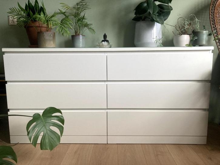 IKEA Malm ladekast 6 laden + glasplaat nieuwstaat, Huizen en Kamers, Kamers te huur, Amsterdam