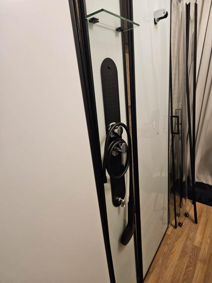 Mooie douchecabine met douchepaneel, Huis en Inrichting, Badkamer | Complete badkamers, Zo goed als nieuw, Met douche, Ophalen of Verzenden