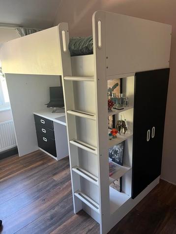 Ikea Smastad Hoogslaper met bureau  beschikbaar voor biedingen