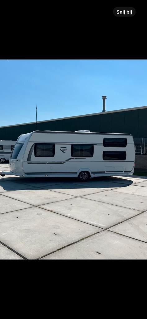 Fendt Saphir SKM 560 stapelbed, Caravans en Kamperen, Caravans, Particulier, tot en met 6, 1250 - 1500 kg, Rondzit, Fendt, Omvormbare zithoek
