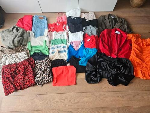Kledingpakket maat S 34-delig, Kleding | Dames, Dames-kledingpakketten, Zo goed als nieuw, Maat 36 (S), Ophalen of Verzenden