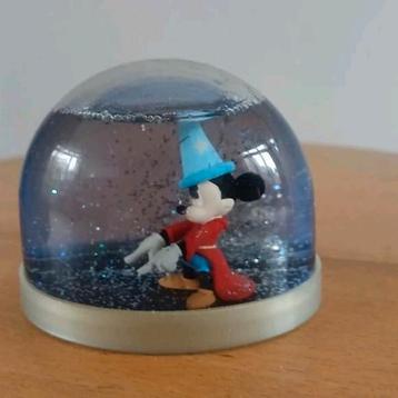 Sneeuwbol met Micky Mouse beschikbaar voor biedingen