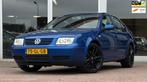 Volkswagen Bora 2.3 V5 Highline Xenon 18"LM velgen Sportuitl, Auto's, Stof, Gebruikt, Blauw, Bedrijf
