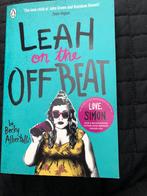 Becky Albertalli - Leah on the Offbeat, Ophalen of Verzenden, Zo goed als nieuw, Becky Albertalli