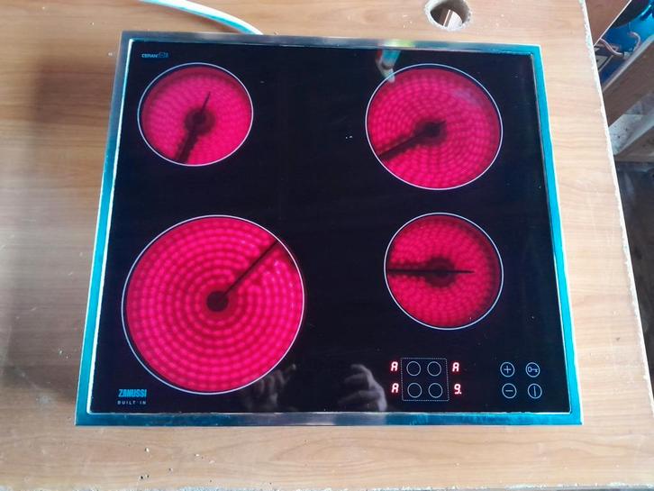 NETTE ZANUSSI ZKT641LX KERAMISCHE KOOKPLAAT TE KOOP, Witgoed en Apparatuur, Kookplaten, Gebruikt, Inbouw, Keramisch, 4 kookzones