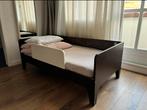 Mooi kinderbed - Oeuf NYC Perch kinderbed walnoot, Ophalen, 70 tot 85 cm, Zo goed als nieuw, Matras