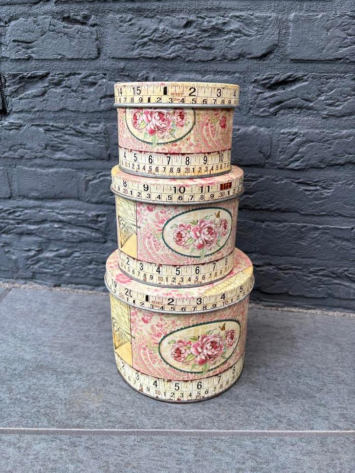 Vintage Decoratieve Blikken Dozen Set, Huis en Inrichting, Woonaccessoires | Kisten, Zo goed als nieuw, Minder dan 50 cm, Metaal