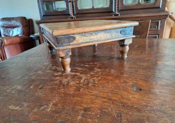 Houten Bajot Tafeltje/Bijzettafeltje/Tafel beschikbaar voor biedingen