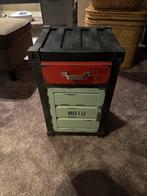 Stoer nachtkastje in legerthema, Ophalen, Zo goed als nieuw