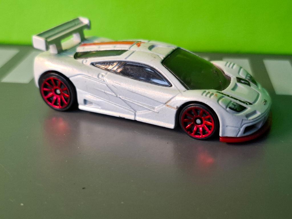 Hotwheels - McLaren F1 GTR [wit] 1/60, Ophalen of Verzenden, Nieuw, Auto