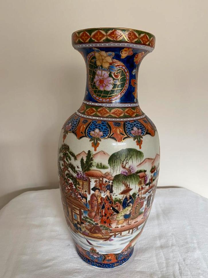 Chinese porseleinen vaas – handbeschilderd, Antiek en Kunst, Antiek | Vazen, Ophalen