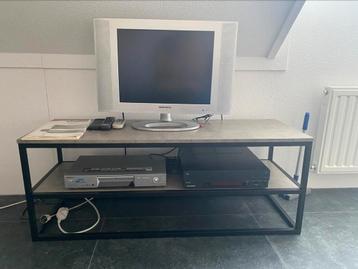 Tv meubel beschikbaar voor biedingen