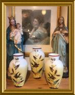 3 antieke opaline glazen vazen: vogel, zwaluw, Antiek en Kunst, Ophalen