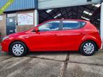 Hyundai i30 1.4i Dynamic|2007|153dkm|Airc|Cruis|Ferrari rood, Gebruikt, 4 cilinders, 1396 cc, Origineel Nederlands