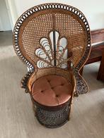 Vintage retro Rotan Pauw stoel met klein defect, Huis en Inrichting, Stoelen, Ophalen of Verzenden, Zo goed als nieuw, Bruin, Eén