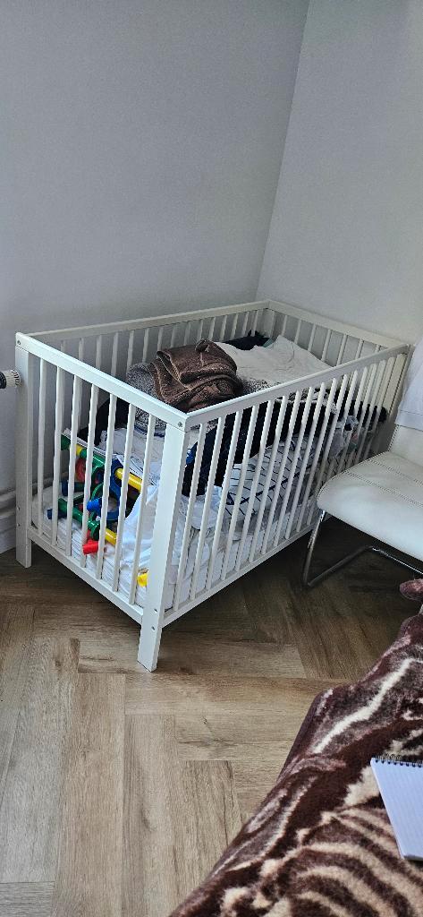 Bed en Commode, Huis en Inrichting, Slaapkamer | Bedden, Zo goed als nieuw, Eenpersoons, 70 cm of minder, 190 cm of minder, Hout