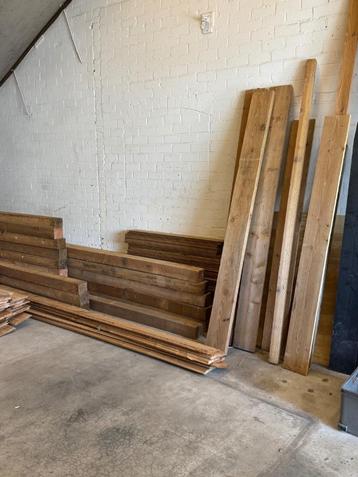 Houten balken  beschikbaar voor biedingen