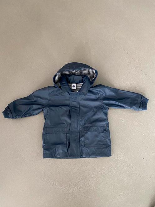 Petit Bateau regenjas maat 74, Kinderen en Baby's, Babykleding | Maat 74, Gebruikt, Jongetje of Meisje, Jasje, Ophalen of Verzenden