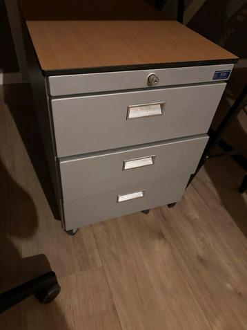 Ladekast voor kantoor beschikbaar voor biedingen