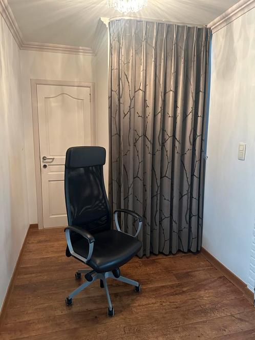 Ikea Markus Bureaustoel zwart leder, Huis en Inrichting, Bureaustoelen, Zo goed als nieuw, Zwart, Ophalen