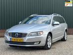 Volvo V70 2.0 T5 Summum Automaat/Schuifdak/Trekhaak, Auto's, Euro 5, Zwart, 4 cilinders, 83 €/maand