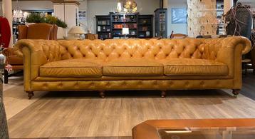 Waanzinnige stoere XXL industriële Chesterfield 5 zits 3 mtr beschikbaar voor biedingen