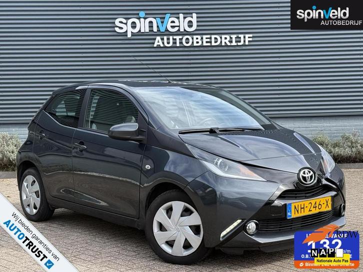 Toyota Aygo 1.0 VVT-i x-play BJ`17 NAP NL Airco Camera 5drs, Auto's, Toyota, Bedrijf, Te koop, Aygo, ABS, Achteruitrijcamera, Airbags