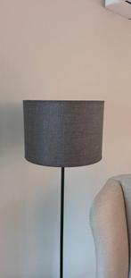 Zeer nette grijze lampenkap, Huis en Inrichting, Ophalen of Verzenden, Zo goed als nieuw, Grijs, Rond