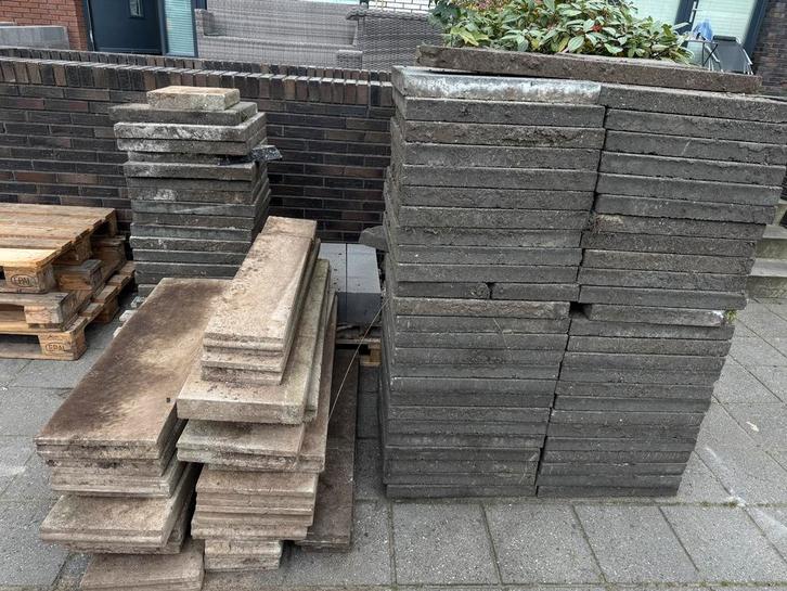 Gratis ophalen tuintegels en sluitbanden!, Tuin en Terras, Tegels en Klinkers, Zo goed als nieuw, Terrastegels, Beton, Ophalen of Verzenden