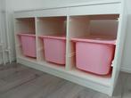 Ikea kast met 3 roze opbergdozen, Ophalen, Zo goed als nieuw, Minder dan 150 cm, Minder dan 100 cm