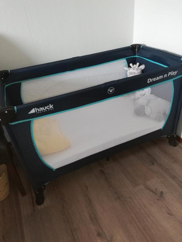 Hauk Dream en play reisbedje blauw, Kinderen en Baby's, Kinderkamer | Bedden, Zo goed als nieuw, Minder dan 140 cm, Minder dan 70 cm
