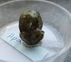 Apatiet kristal groen - micromount - natuurlijk gegroeid -, Verzamelen, Mineralen en Fossielen, Ophalen of Verzenden, Mineraal
