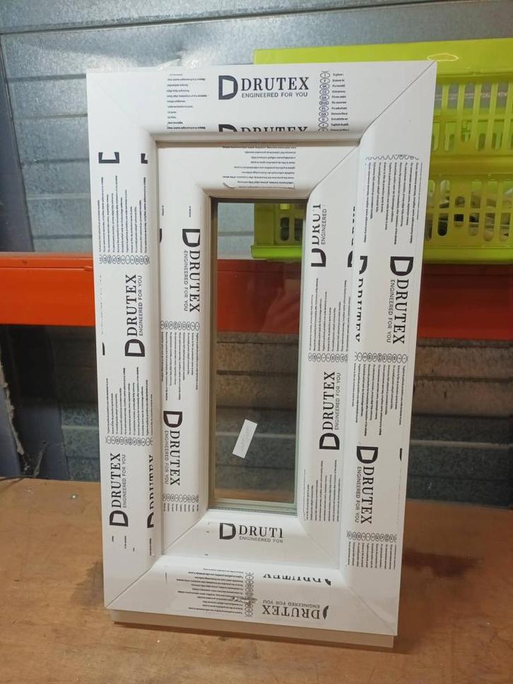 Kunststof Draaikiep kozijn  b34 x h60 cm Wit  -2386-, Doe-het-zelf en Verbouw, Kozijnen en Schuifpuien, Nieuw, Raamkozijn, Kunststof