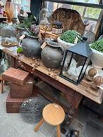 Kloostertafel met Houtsnijwerk, Ophalen, Gebruikt