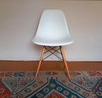 Vitra Eames DSW stoel., Huis en Inrichting, Stoelen, Ophalen of Verzenden, Zo goed als nieuw, Wit