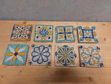 Set van 8 oude terracotta tegels – handgevormd – ca. 19e/20e beschikbaar voor biedingen