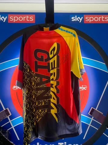 Dartshirt Gabriel Clemens beschikbaar voor biedingen