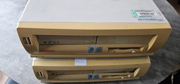 2 compaq computers van 1998-2000 1 is werkend. beschikbaar voor biedingen