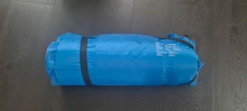 Camping mat zelfopblaasbaar. beschikbaar voor biedingen