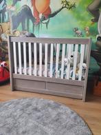 Nieuw babybedje + Commode, Kinderen en Baby's, Kinderkamer | Complete kinderkamers, Nieuw, Jongetje of Meisje, Ophalen