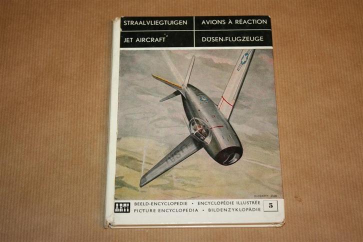 Straalvliegtuigen. Arti Beeld-Encyclopedie., Boeken, Oorlog en Militair, Gelezen, Overige onderwerpen, Tweede Wereldoorlog, Ophalen of Verzenden