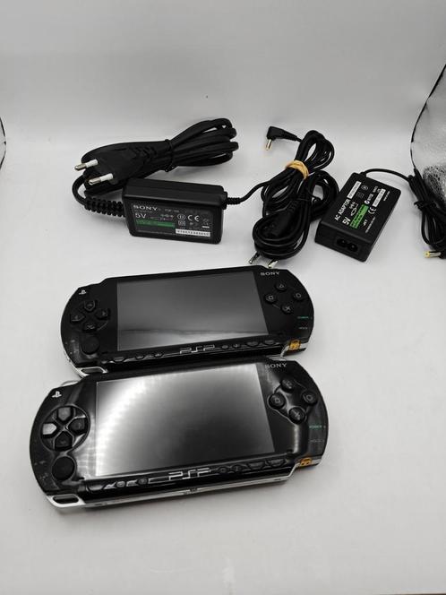 2x PSP-1004, Spelcomputers en Games, Spelcomputers | Sony PSP, Zo goed als nieuw, Zwart, Ophalen of Verzenden