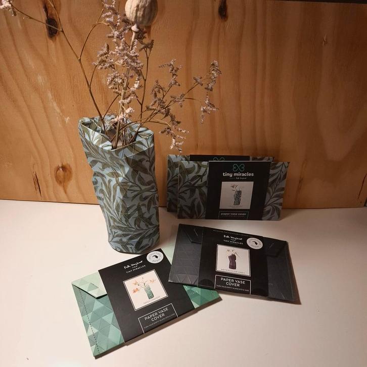 Papieren vazen van Tiny Miracles, Huis en Inrichting, Woonaccessoires | Vazen, Nieuw, Overige kleuren, Minder dan 50 cm, Glas
