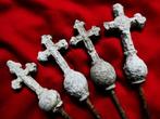 5 Grafkistsluitingen grafkistbeslag Memento mori kruis dood, Antiek en Kunst, Ophalen of Verzenden