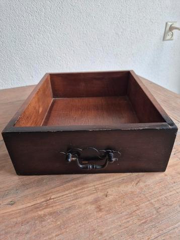 Vintage Houten Lade met Handgreep beschikbaar voor biedingen