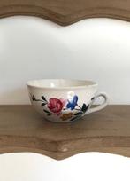 St. Amand Ceranord kop en schotel hand beschilderd, Antiek en Kunst, Antiek | Servies los, Ophalen of Verzenden
