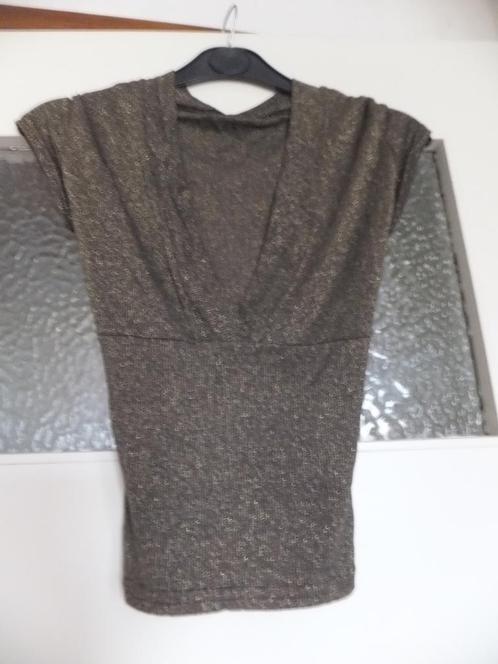 Zgan feestelijk bronskleurig truitje met striklint, 34 36, Kleding | Dames, Truien en Vesten, Zo goed als nieuw, Maat 36 (S), Bruin