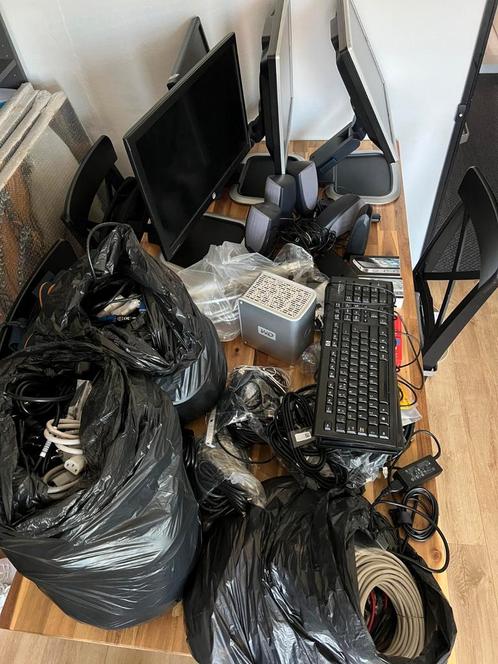 Computer accessoires en kabels, Computers en Software, Overige Computers en Software, Gebruikt, Ophalen