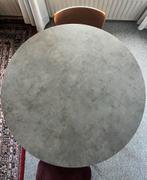 Ronde eettafel van Made - Marmerlook, Huis en Inrichting, Tafels | Eettafels, Ophalen, 100 tot 150 cm, Rond, Zo goed als nieuw