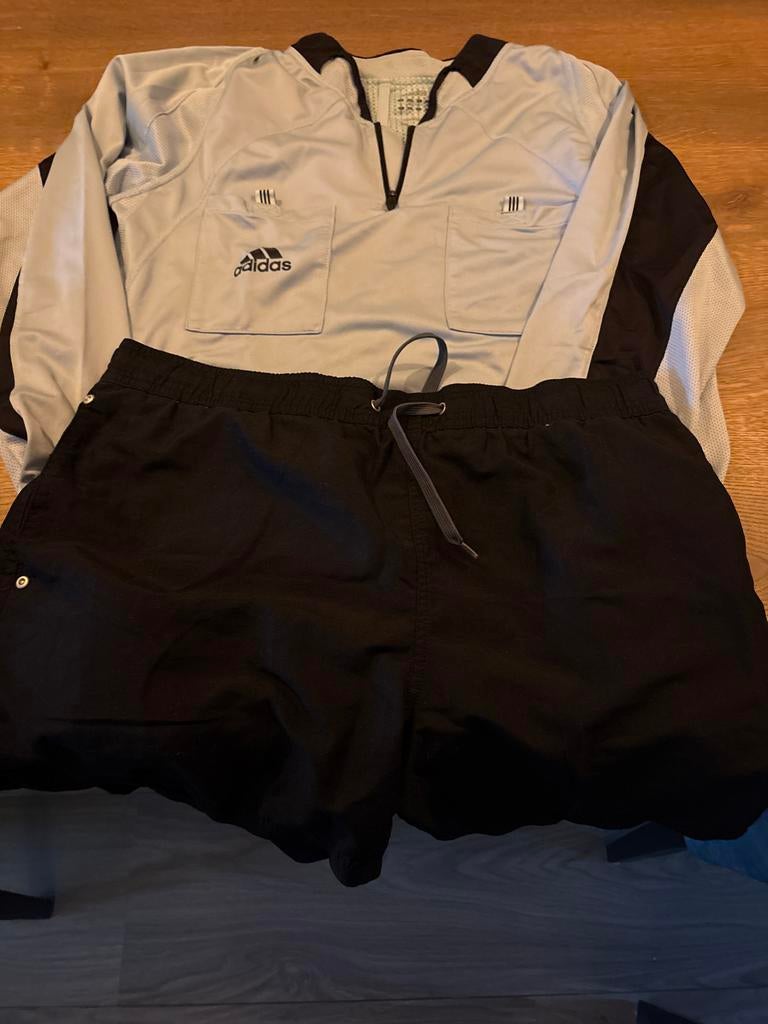 Adidas Scheidsrechters Shirt + Broekje, Sport en Fitness, Voetbal, Zo goed als nieuw, Overige typen, Ophalen